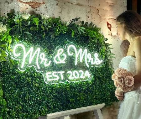 MR & MRS